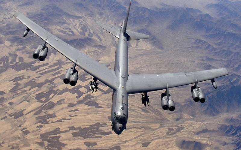 800px-B-52_over_Afghanistan.JPG